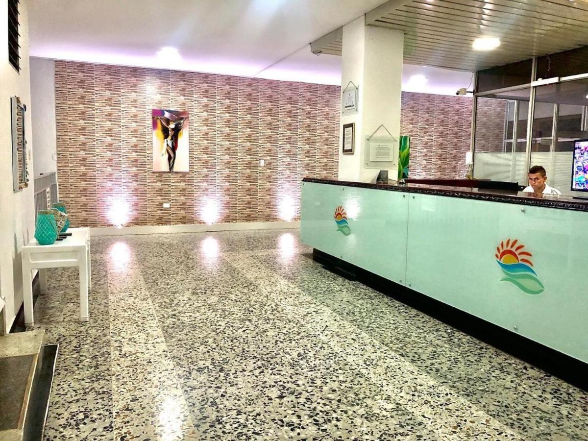 Hotel Mall Santana Del Rio La Dorada Exterior photo