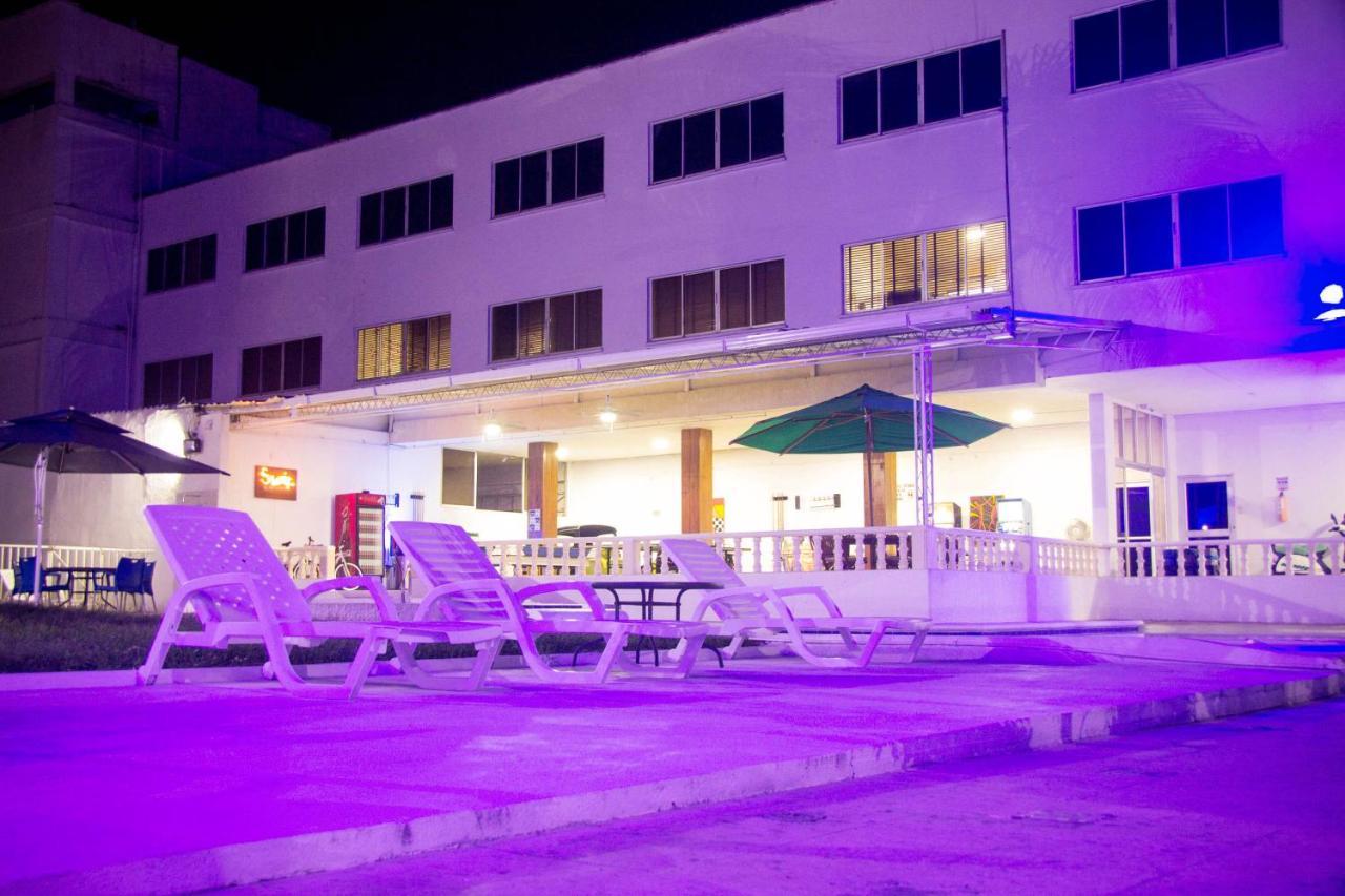 Hotel Mall Santana Del Rio La Dorada Exterior photo